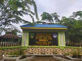 Tugu Sekolah